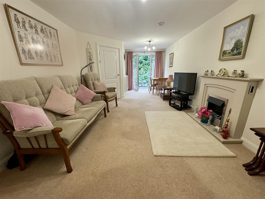 Property photo 3 of 8