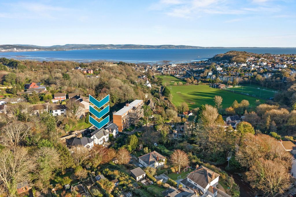 Property photo 3 of 32