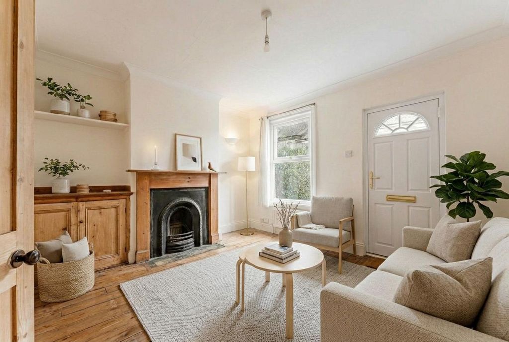 Property photo 2 of 11