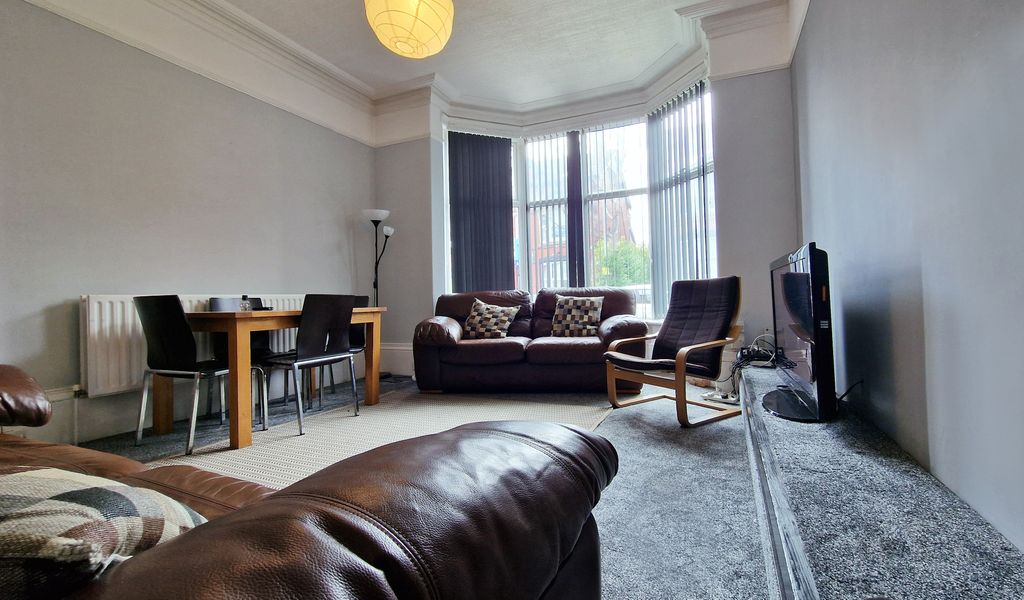 Property photo 2 of 10 Lounge