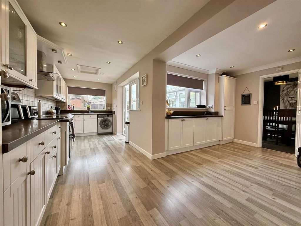 Property photo 2 of 33 2