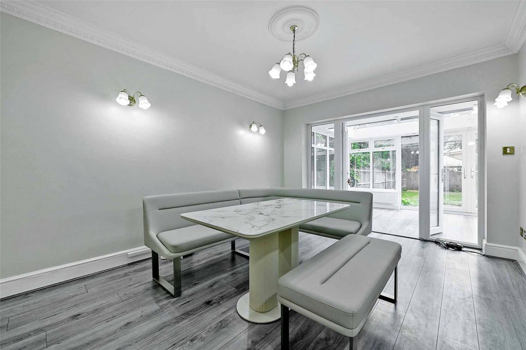 Property photo 3 of 16 Dining Room