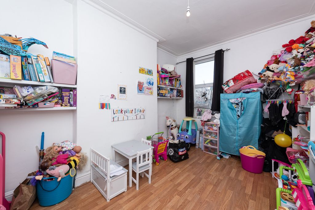 Property photo 3 of 12