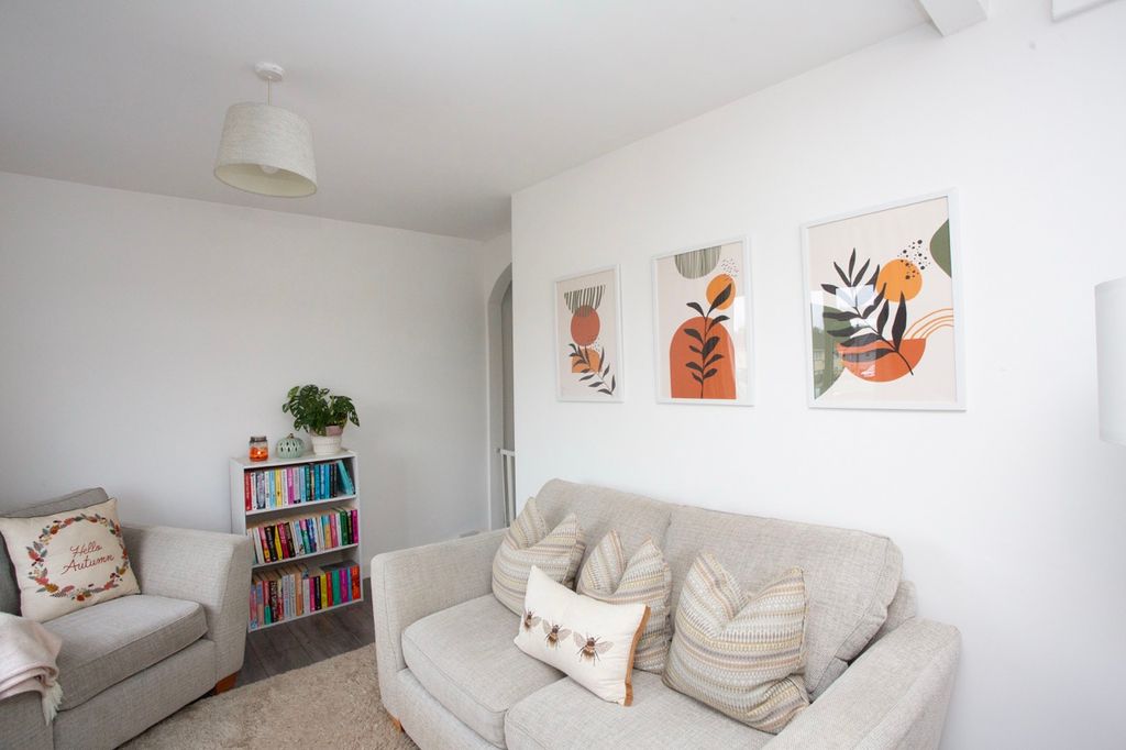 Property photo 3 of 16