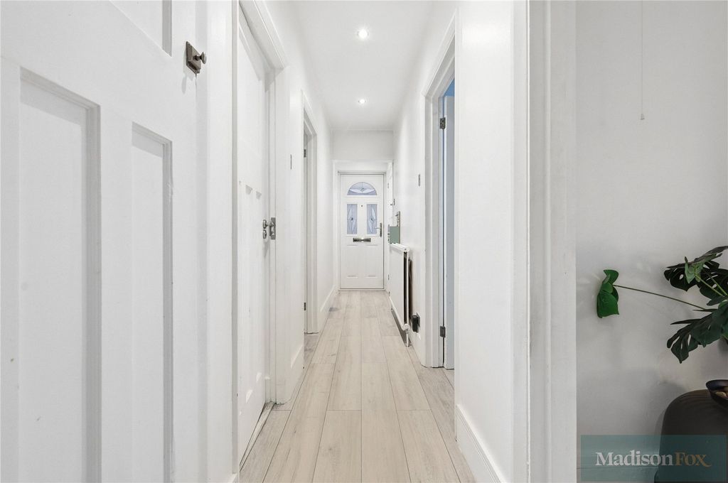 Property photo 3 of 17 Picture No. 05