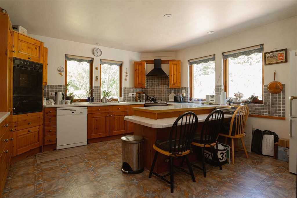 Property photo 3 of 19 2.Jpg