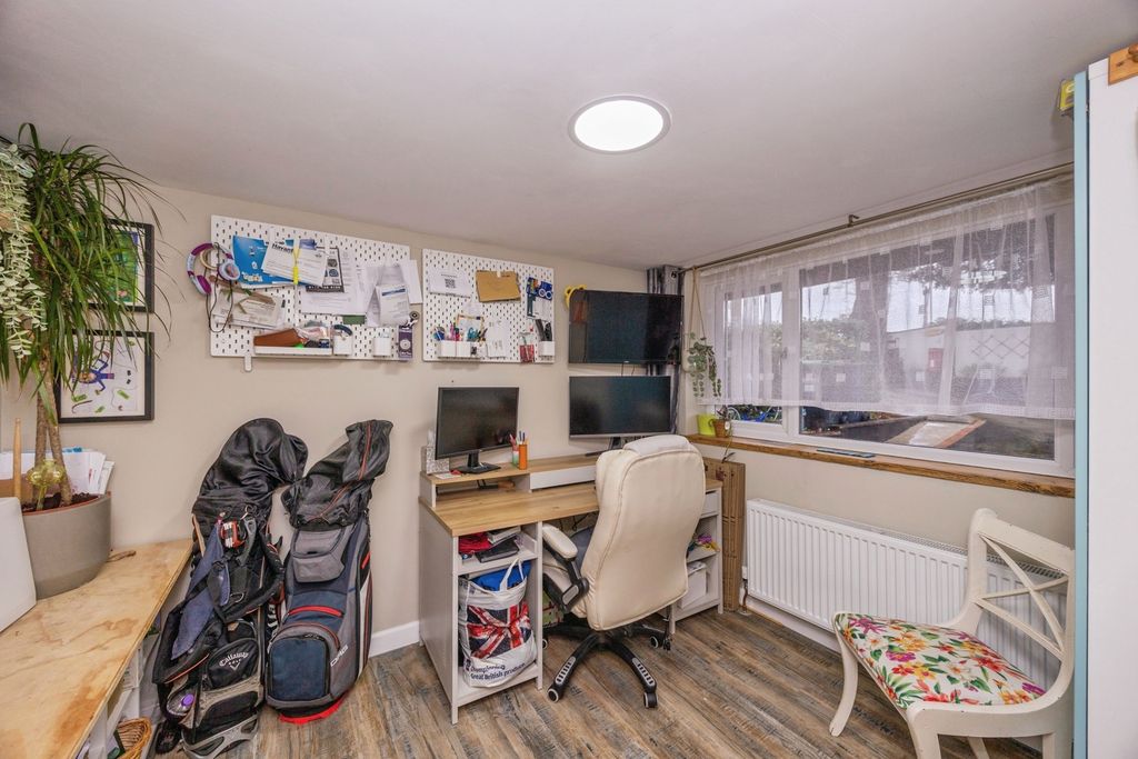 Property photo 3 of 42 Pbox-Img.Jpg