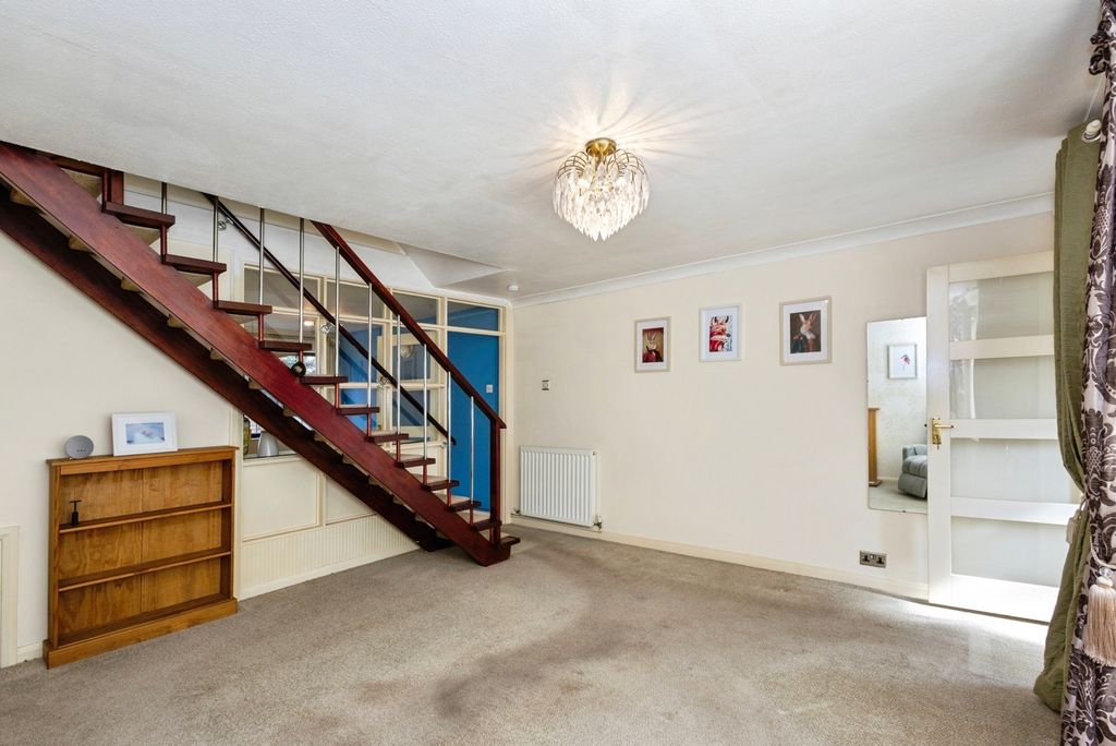 Property photo 3 of 11 Pbox-Img.Jpg