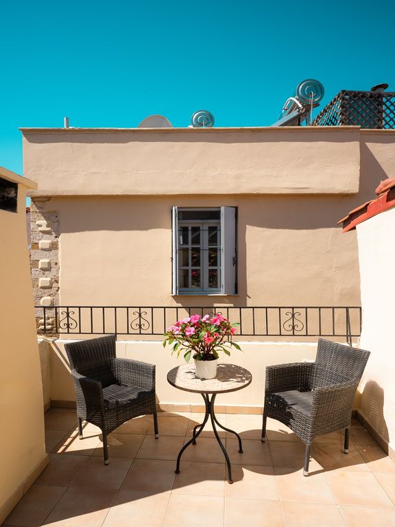 Property photo 2 of 31