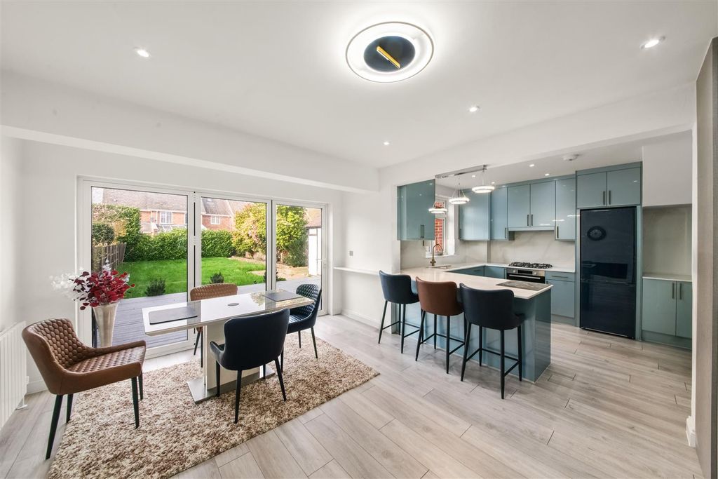 Property photo 2 of 19