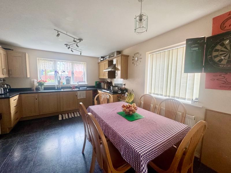 Property photo 3 of 17 Kitchen-Diner