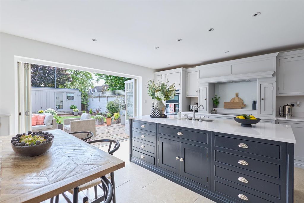 Property photo 2 of 34 Open Plan Kitchen/Dining Room