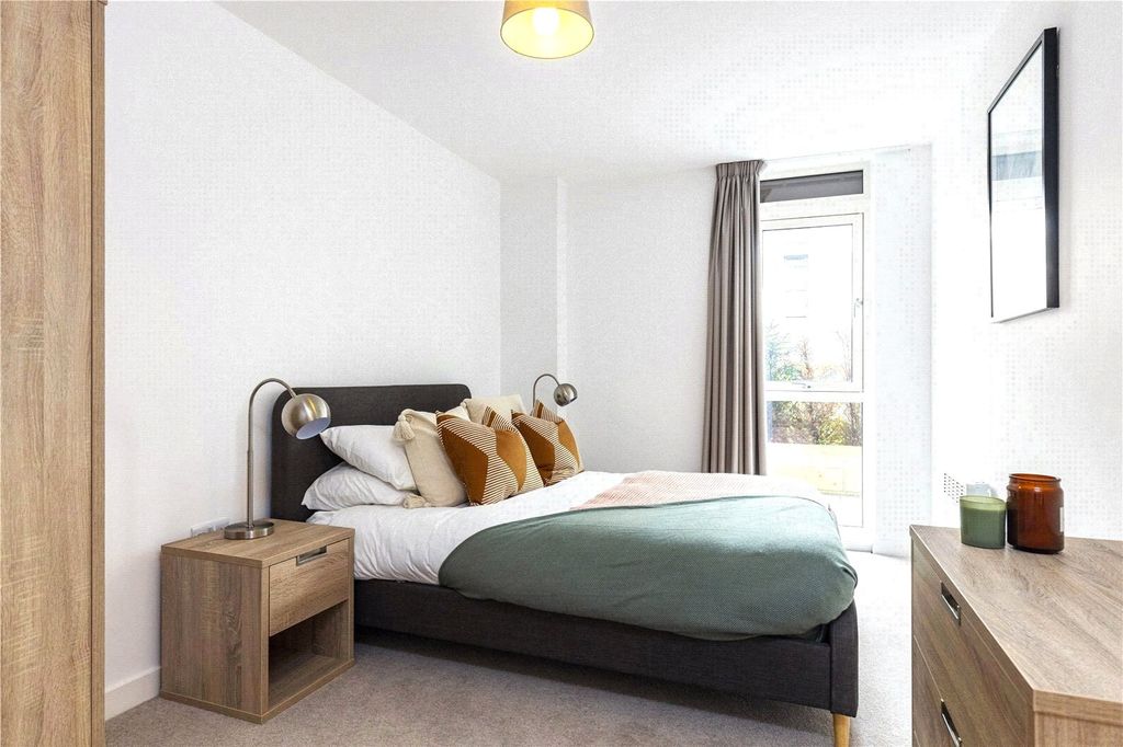 Property photo 3 of 10 Bedroom 1