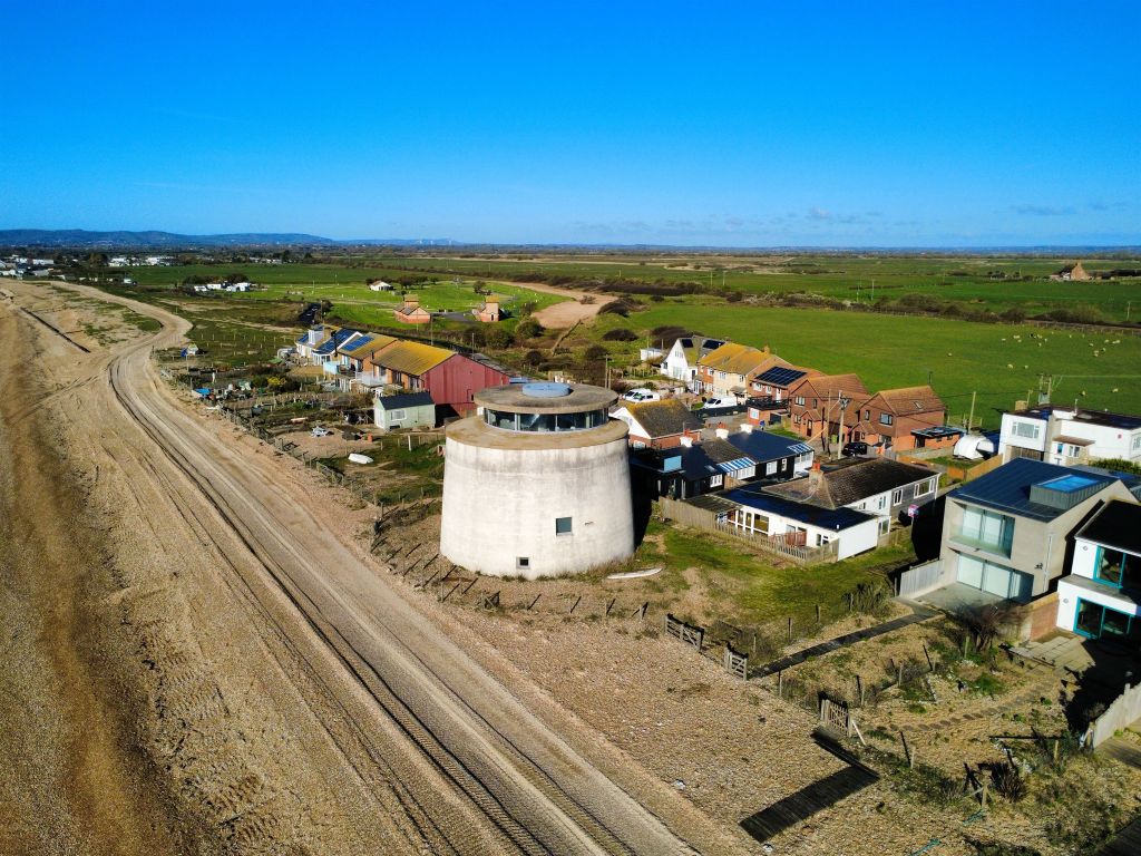 Property photo 2 of 18