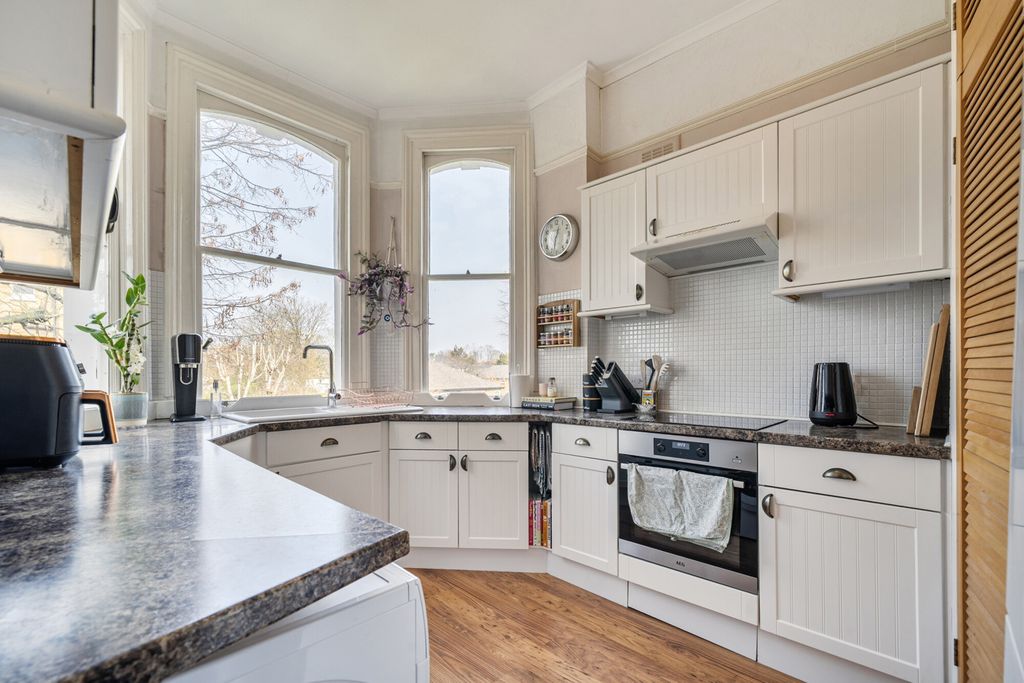 Property photo 3 of 14 1433513-7-69c13E5...