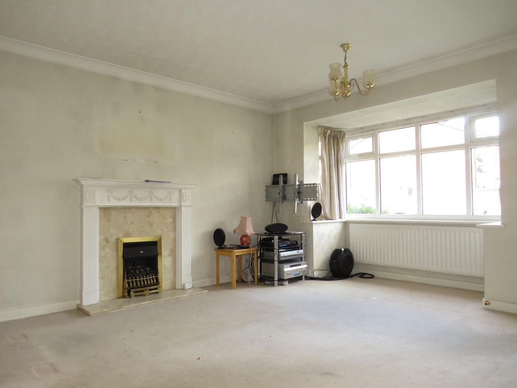 Property photo 2 of 11 Living Room