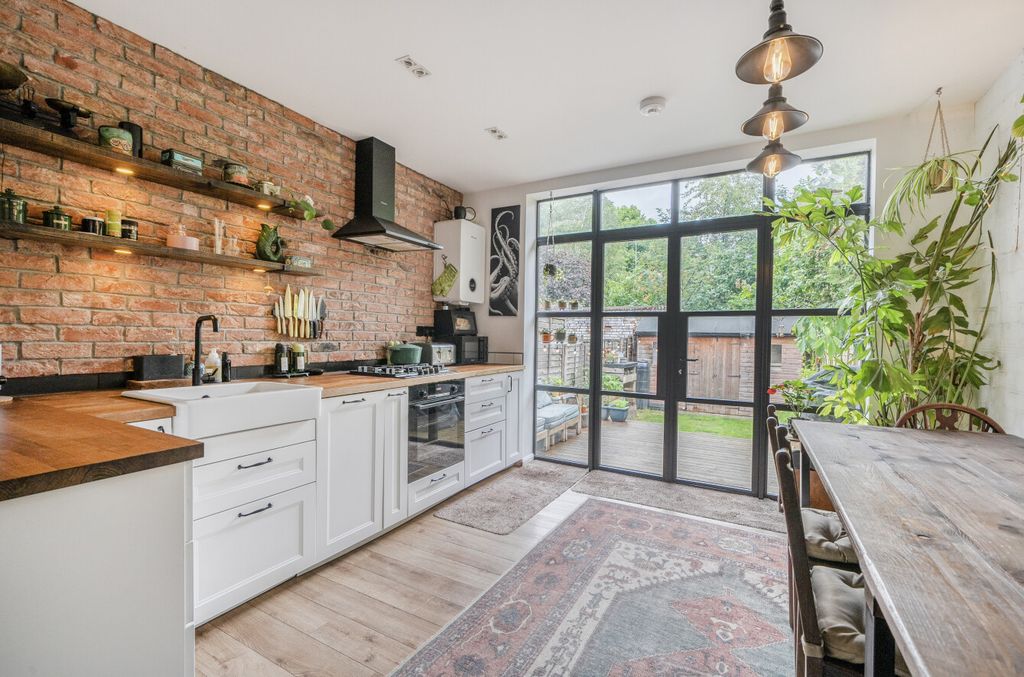Property photo 2 of 24 1463058-18-6A26B1...
