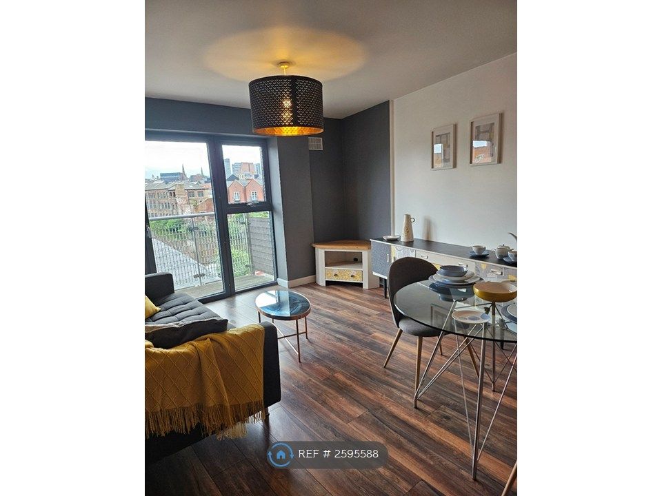 Property photo 1 of 10 Lounge Area