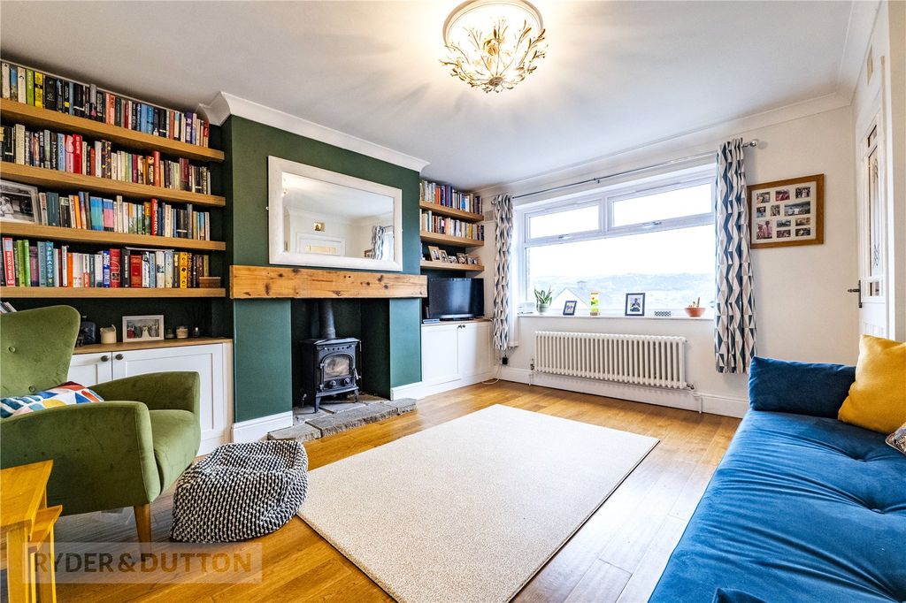 Property photo 2 of 22 Living Room