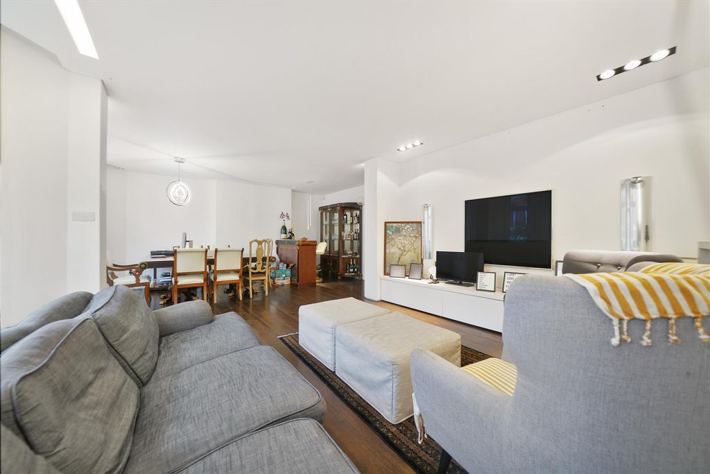 Property photo 3 of 22 Flat 87, St. Marys Mansions - c6Elzitycdgswv7P2Aob