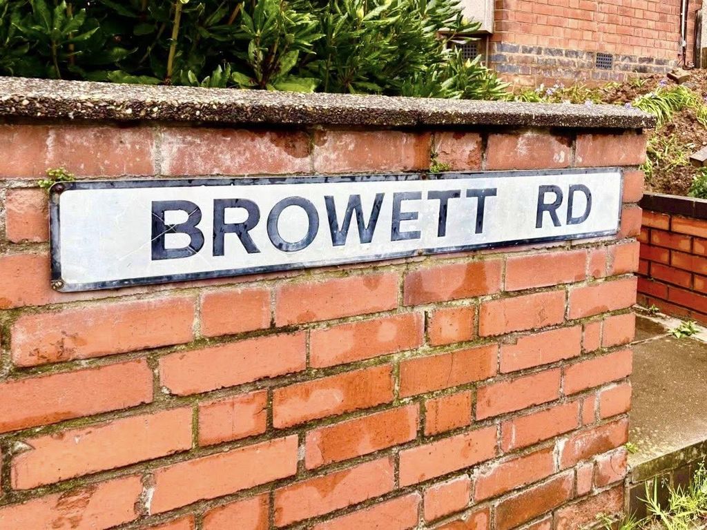 Property photo 3 of 11 Browett Road.Jpg