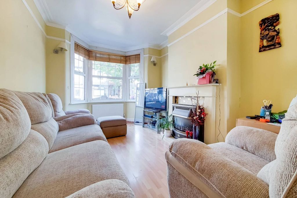 Property photo 3 of 17