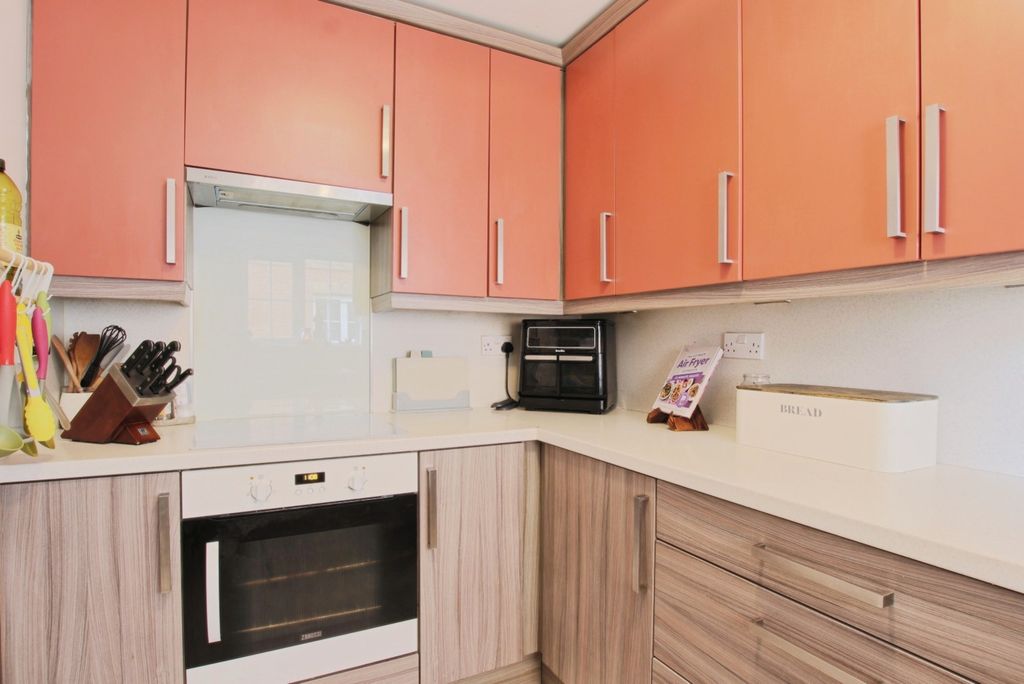 Property photo 3 of 16 4454927