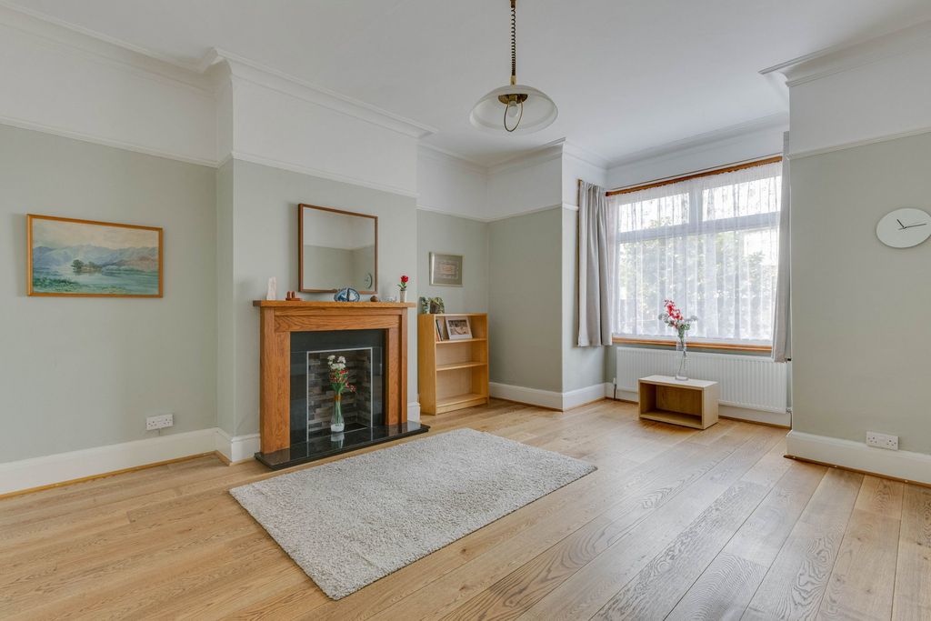 Property photo 2 of 18