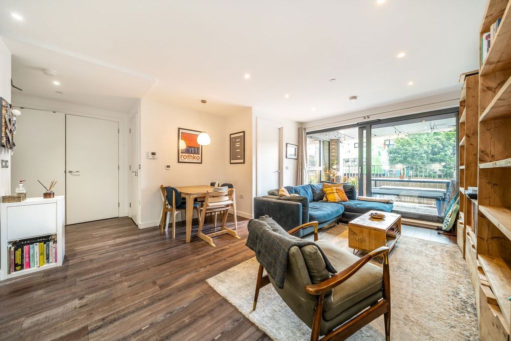 Property photo 1 of 9
