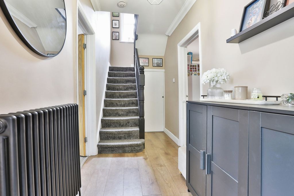Property photo 2 of 20 Pbox-Img.Jpg