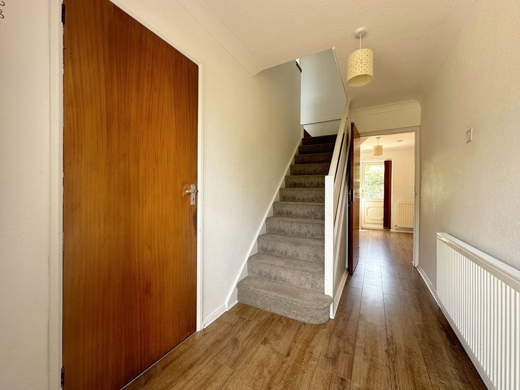 Property photo 2 of 26