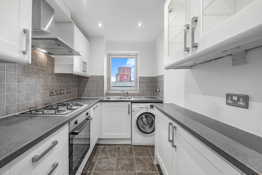 Property photo 2 of 12 Image