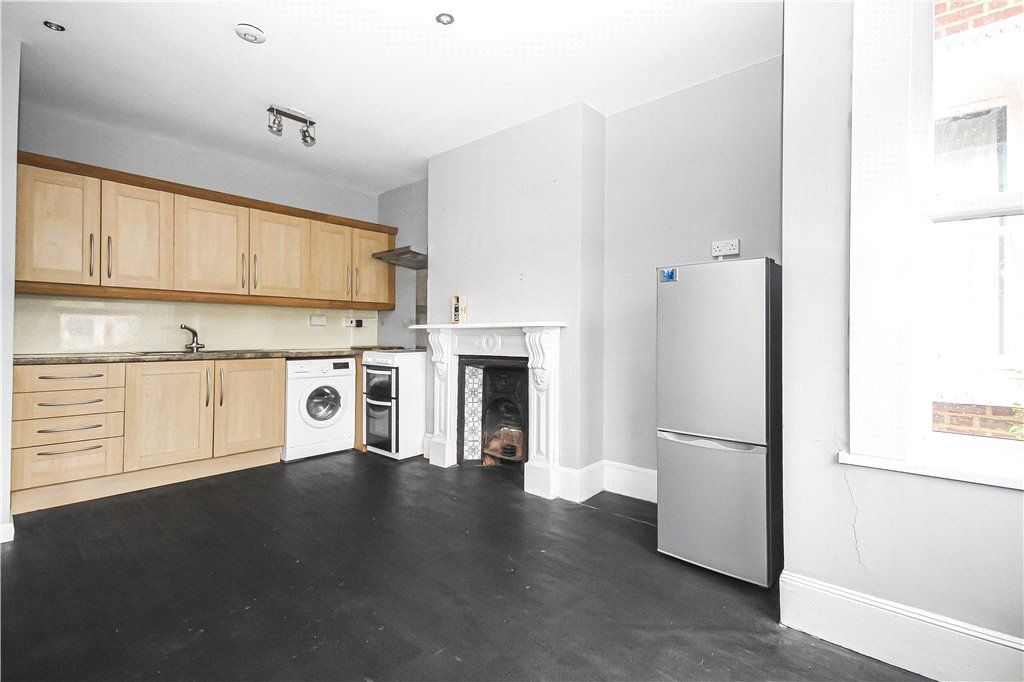 Property photo 3 of 16 Kitchen