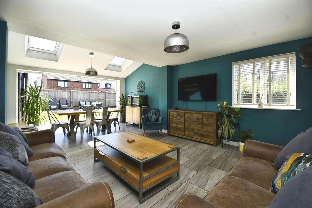 Property photo 2 of 29 Pbox-Img.Jpg