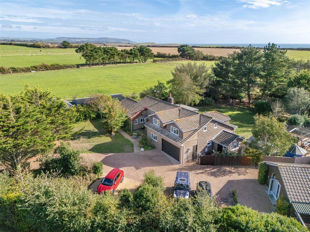 Property photo 1 of 52 Moorfield Chase