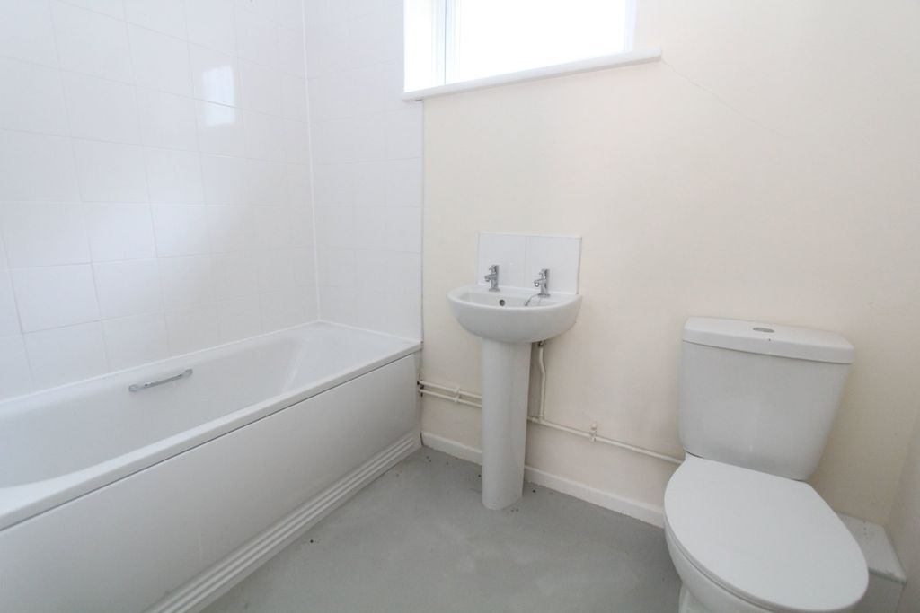 Additional image 4 of 1 bed flat for sale96 Bisell Way, Brierley Hill DY5