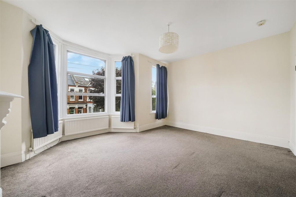 Property photo 3 of 12 49B Leighton Gardens - Xnodovqu7A4Ygadr1Yqf.Jpg