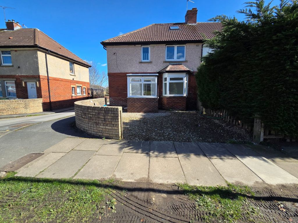 Property photo 2 of 32 Gallery