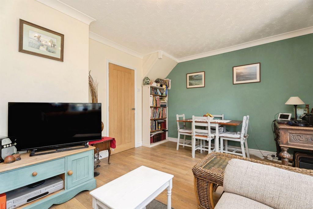 Property photo 3 of 17