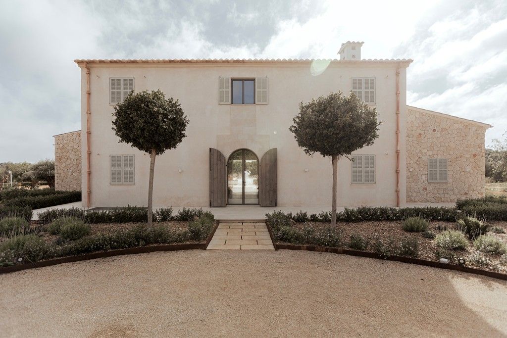 Property photo 1 of 15 Facade