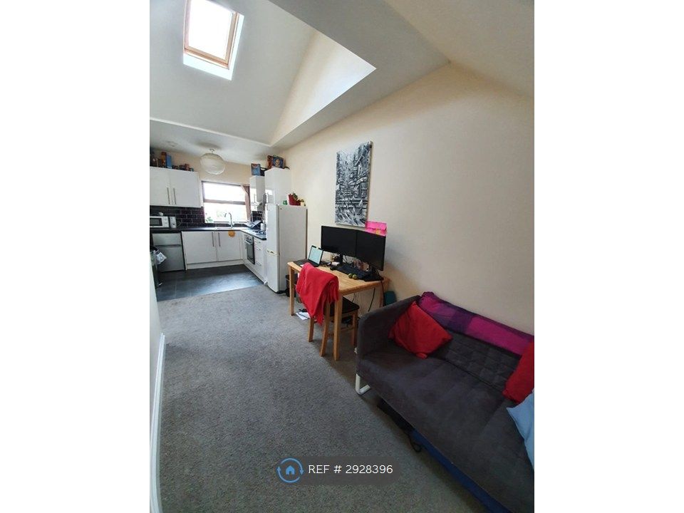 Property photo 3 of 6