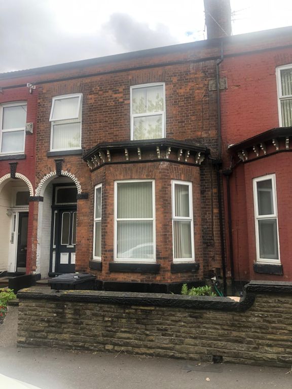 Property photo 1 of 7 Bedsit 4, 43 Bolton Road M6