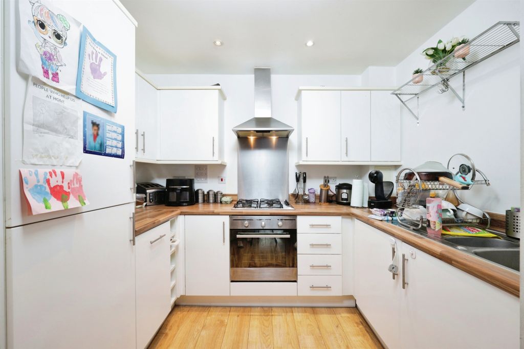 Property photo 3 of 16