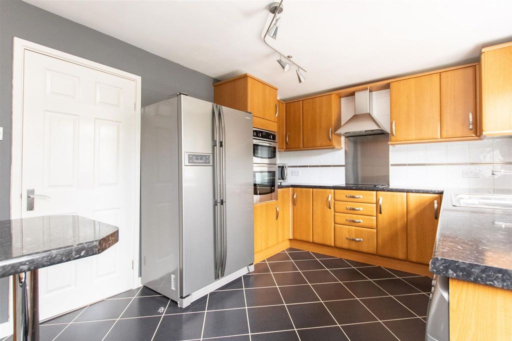 Property photo 3 of 12 Breakfast Kitchen