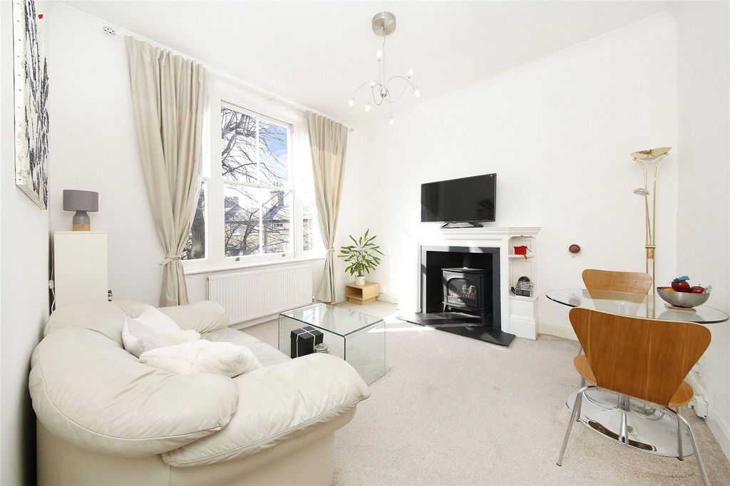 Property photo 2 of 6 Picture No. 31