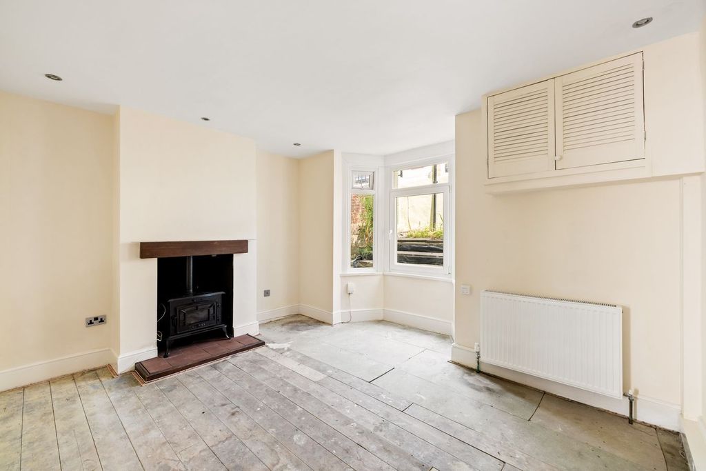 Property photo 3 of 18
