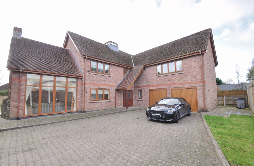 Property photo 1 of 43