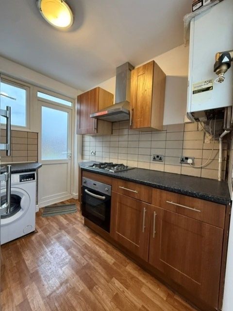 Property photo 3 of 8 Kitchen