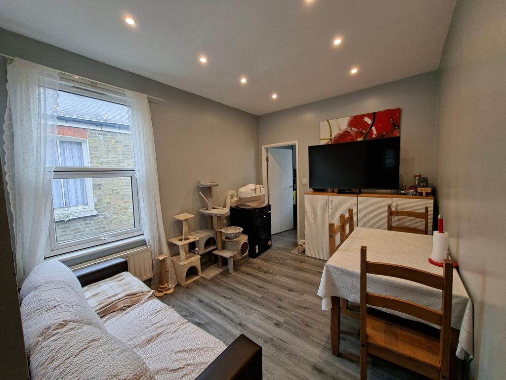 Property photo 2 of 10 Photo 1