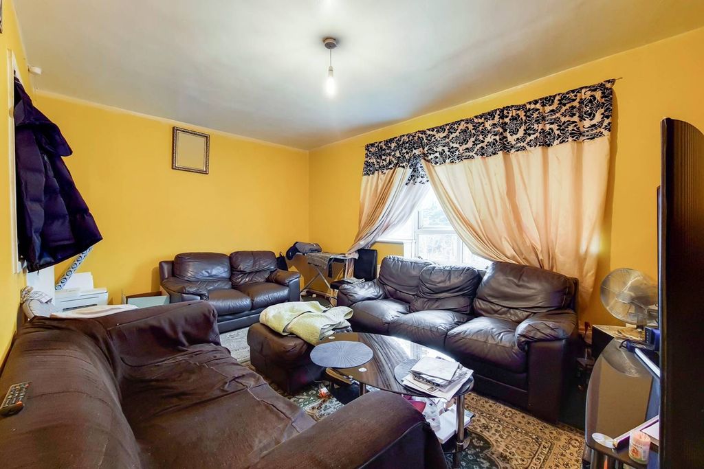 Property photo 2 of 4